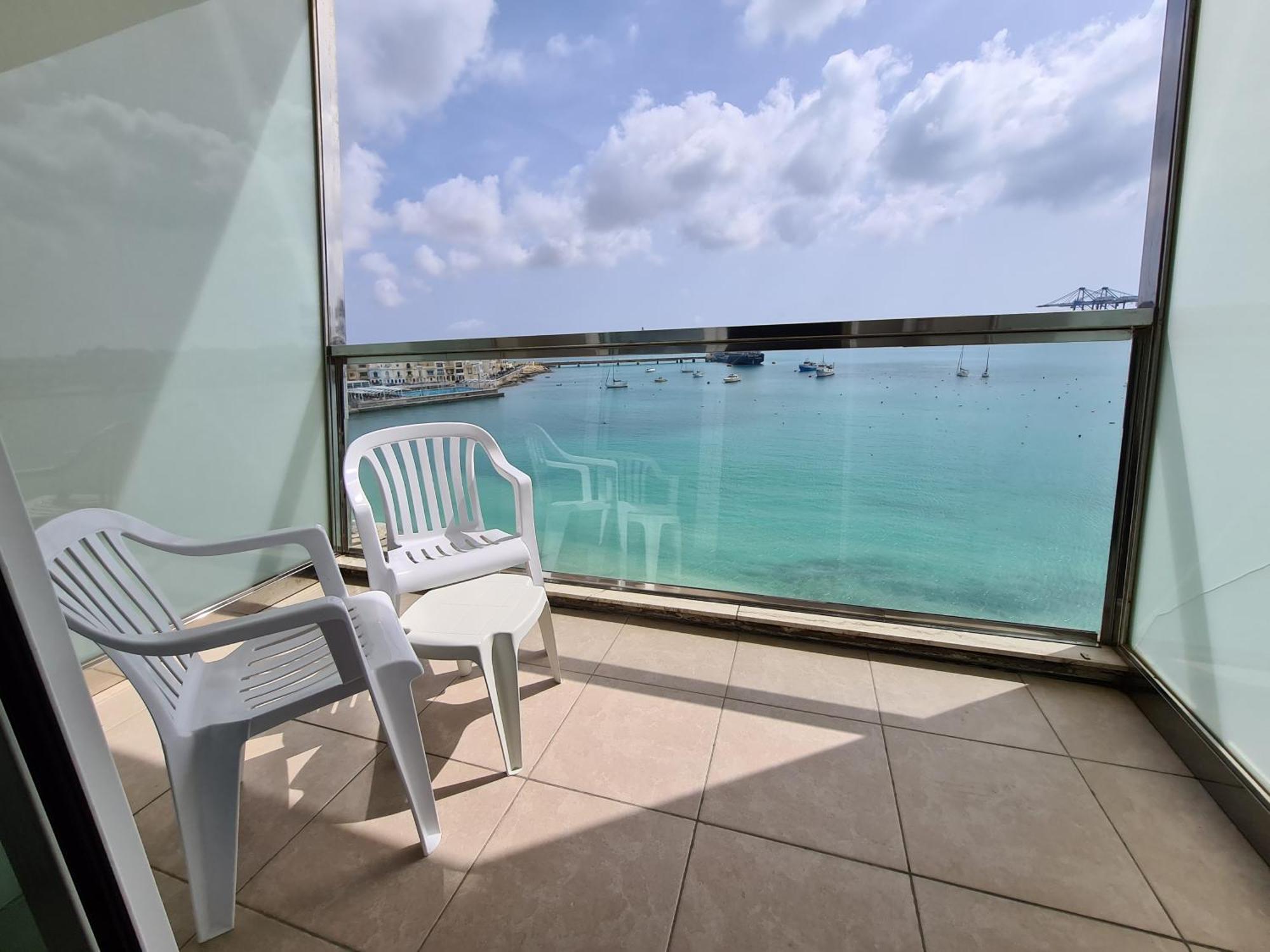 Water'S Edge Hotel Бирзеббуджа Экстерьер фото