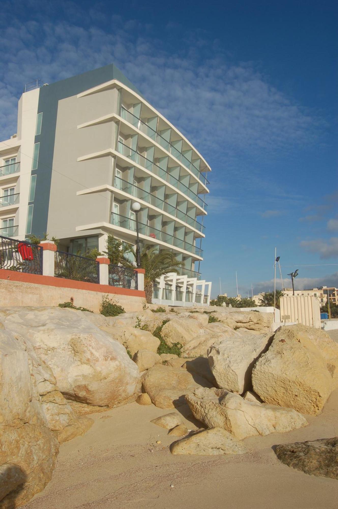Water'S Edge Hotel Бирзеббуджа Экстерьер фото
