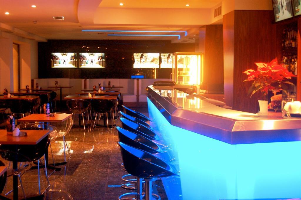 Water'S Edge Hotel Бирзеббуджа Экстерьер фото