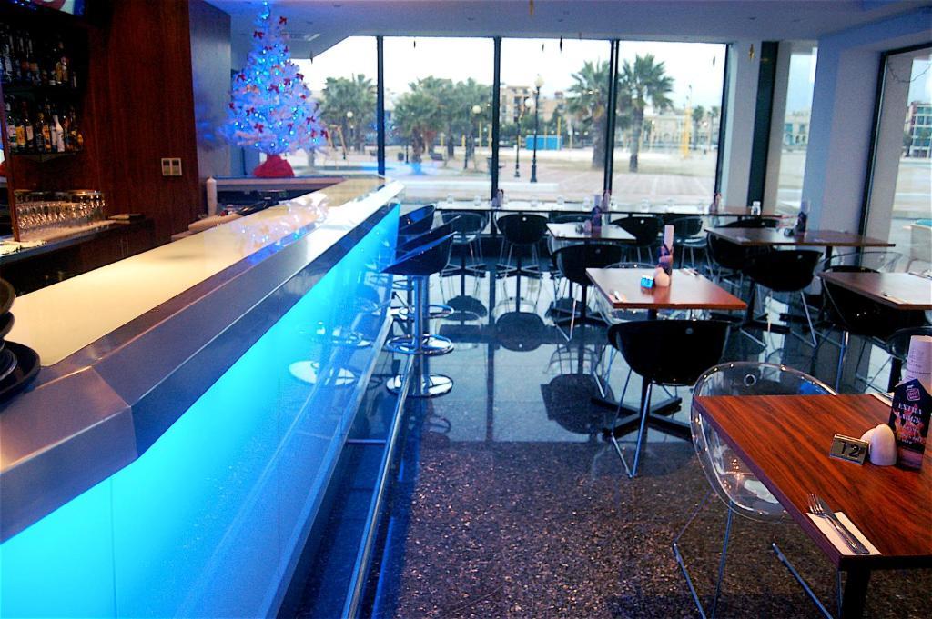 Water'S Edge Hotel Бирзеббуджа Экстерьер фото