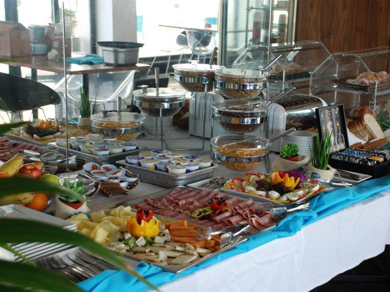 Water'S Edge Hotel Бирзеббуджа Экстерьер фото